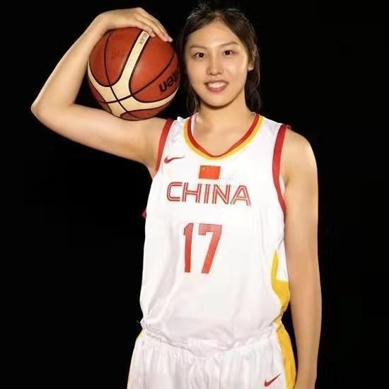 美女自己脱内衣私密部位无挡